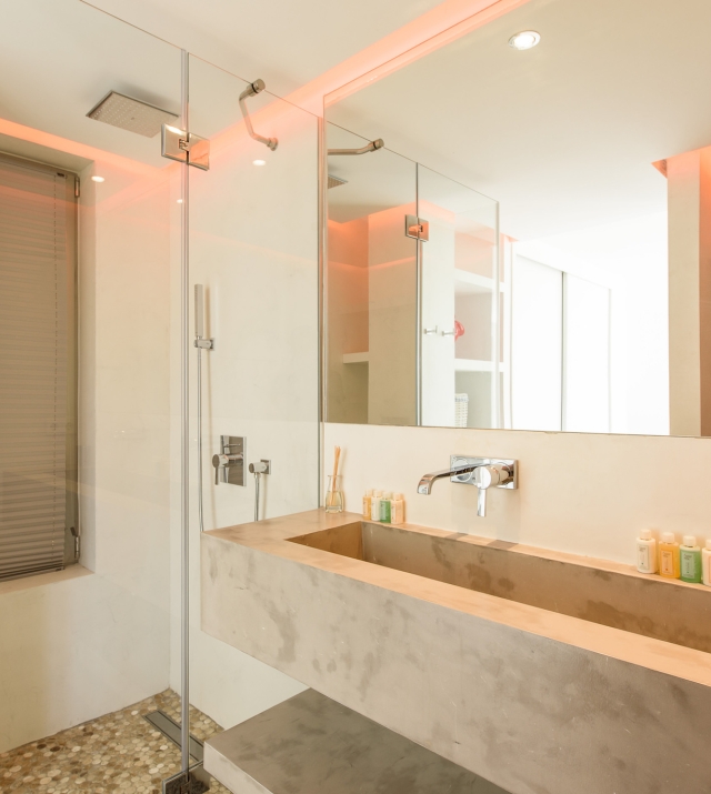 Resa Estates modern villa for sale te koop Cala Tarida Ibiza bathroom 4.jpg